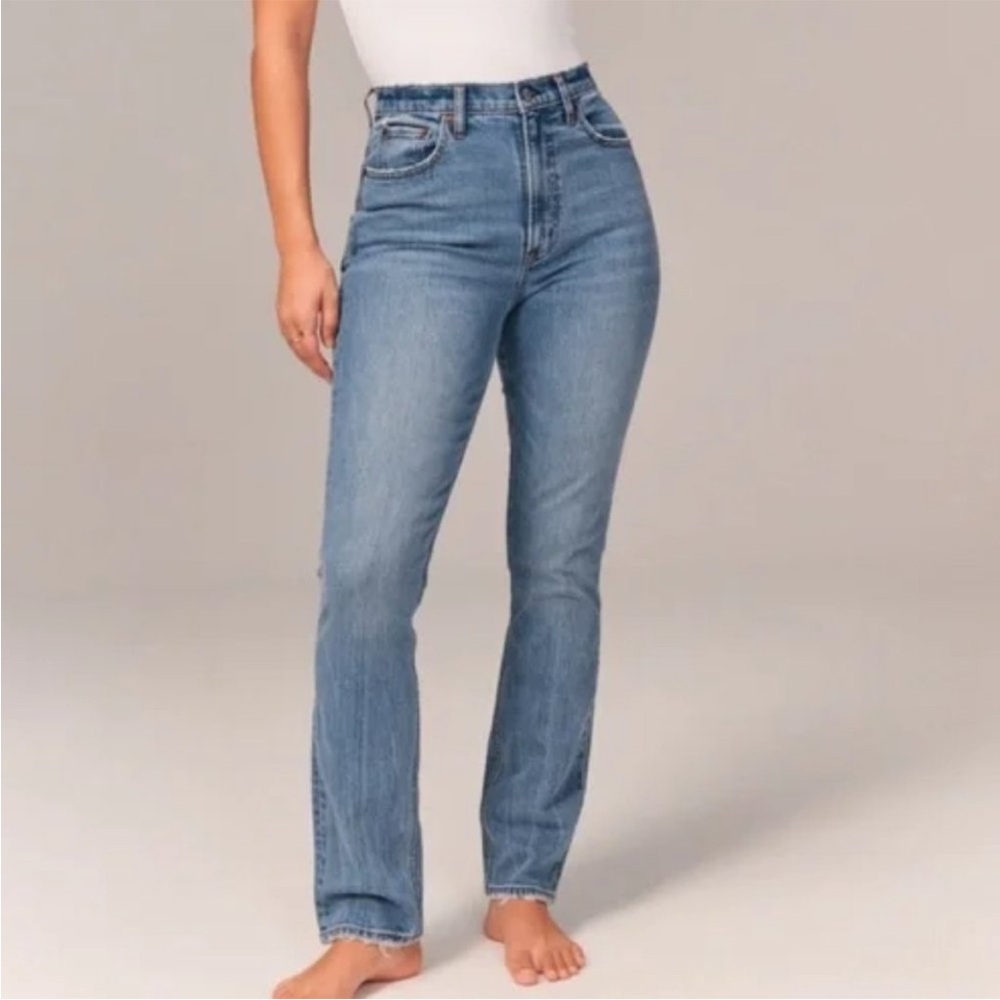 Abercrombie & Fitch Curve Love The 90's Straight Ulta High Rise Jeans